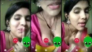 Beautiful Indian girl showing her boobs on video call Indian MMS