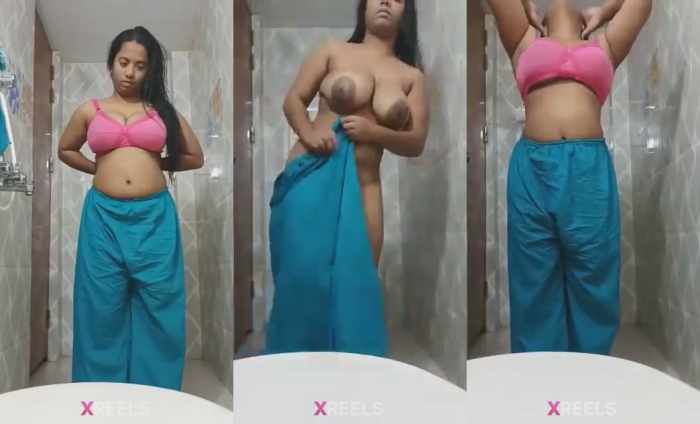 Chubby Girl Showing her Big Boobs on camera Indian MMS