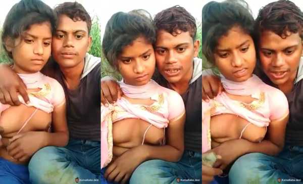 Desi bihari teen girl showinh her small boobs Indian MMS