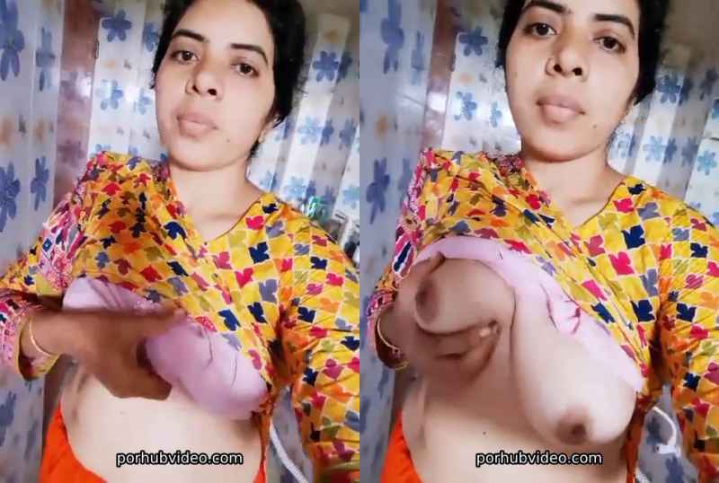 Desi village girl sexy boobs Indian MMS