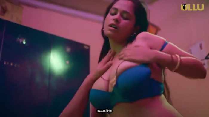 Horny hot bhabhi riding sex Indian MMS
