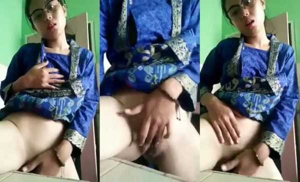 Nepali Girl Masturbating her pussy Indian MMS