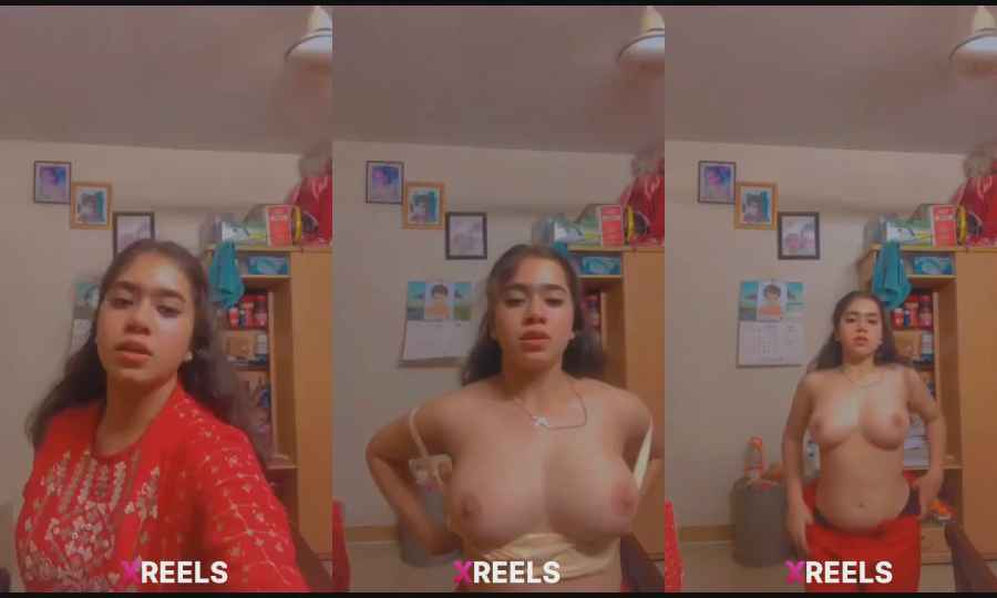 Nude Girl Strips To Record Her MMS Indian MMS