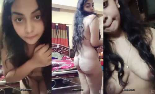 Sexy desi girl showing her boobs Indian MMS